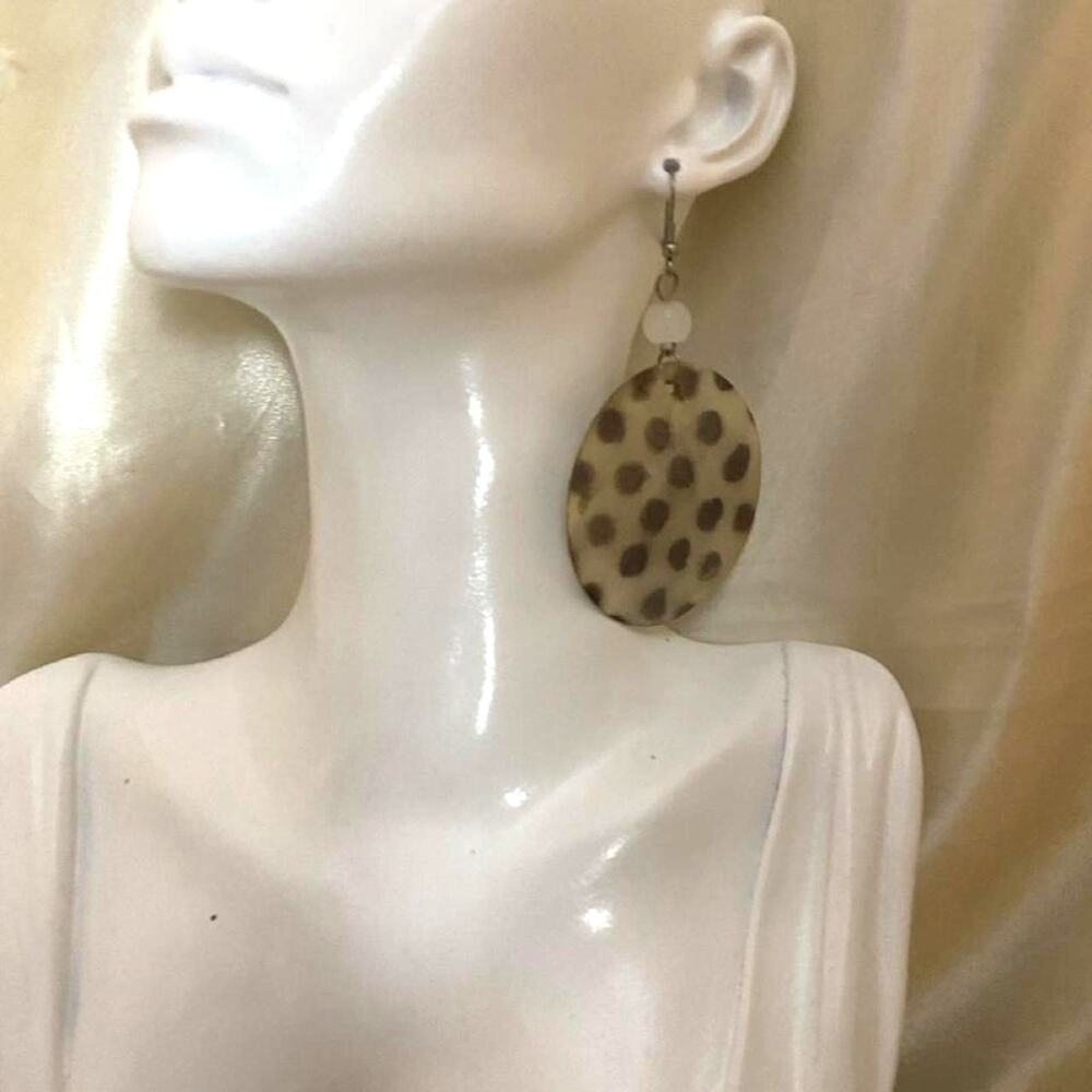 Vintage Mother of Pearl Shell Polka Dot Rose Quartz Bead Earrings